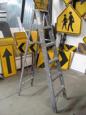 6ft Aluminum Aged Painter`s Ladder