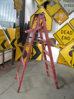 6ft Red Wooden Painter`s Ladder