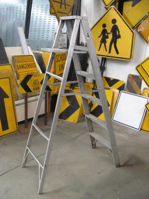 6ft Aluminum Painter`s Ladder