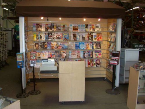 Magazine Mall Cart / News Stand