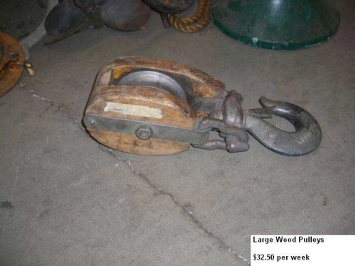 Wood Pulley with Hook.