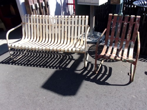 Metal strap lawn furniture