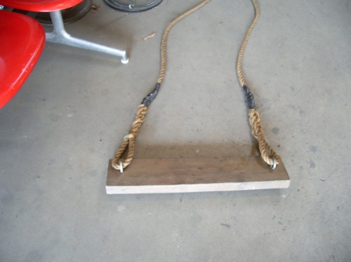 Wood plank tree swing w/ rope