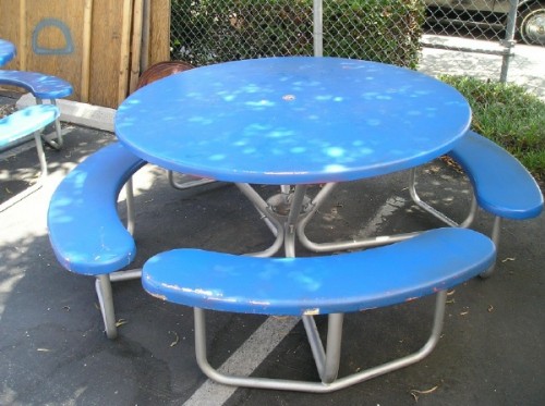 Round 45 Easy Seating Wooden Picnic Table With Benches