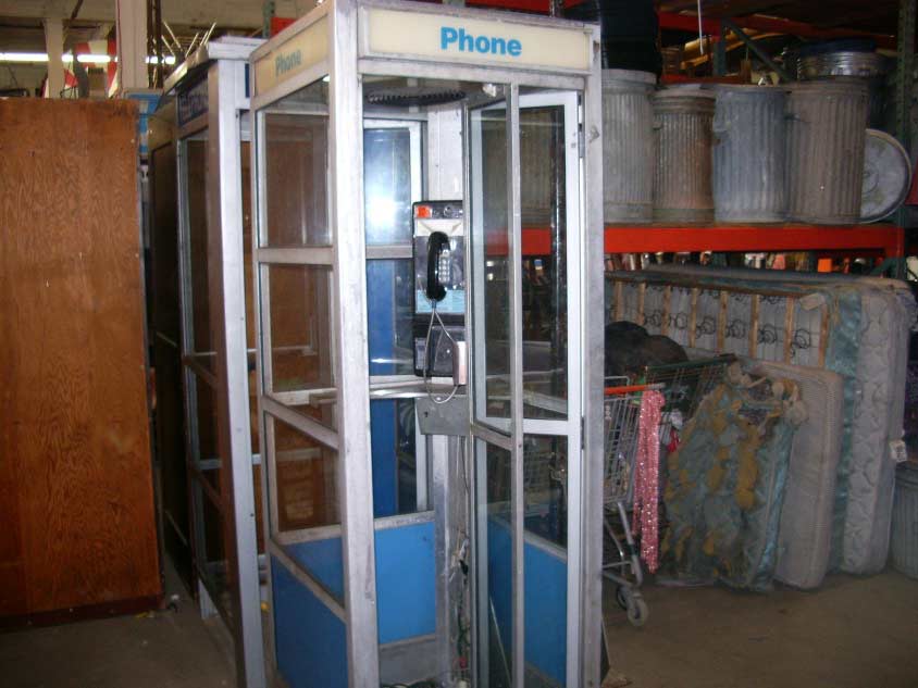 Glass phone booth in Phonebooths