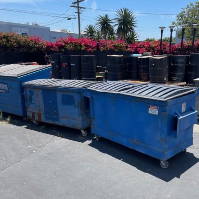 Medium Royal Blue Dumpsters with Plastic Lids